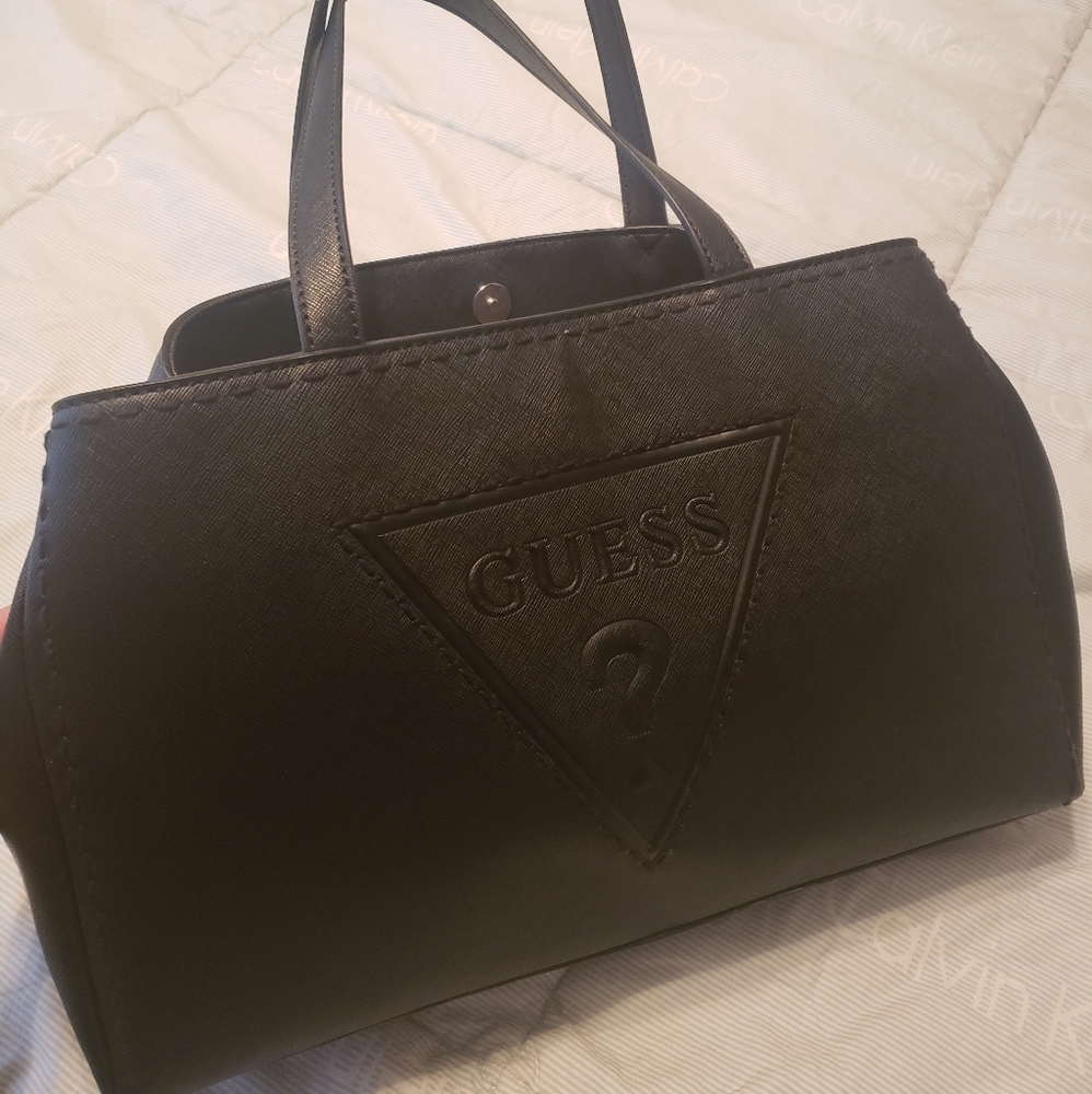 Guess 👜